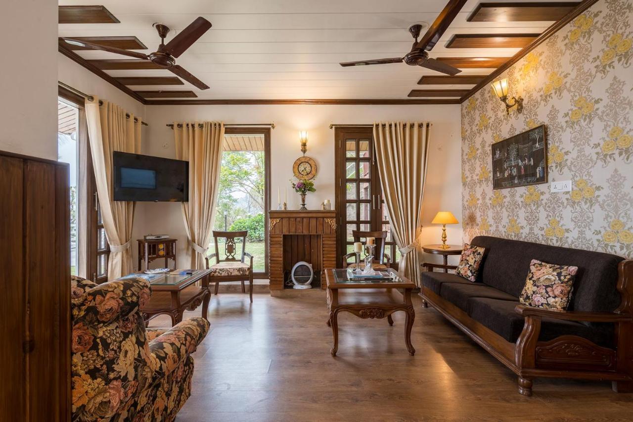 Stayvista At Bellevue With Outdoor Jacuzzi Kasauli Exterior photo