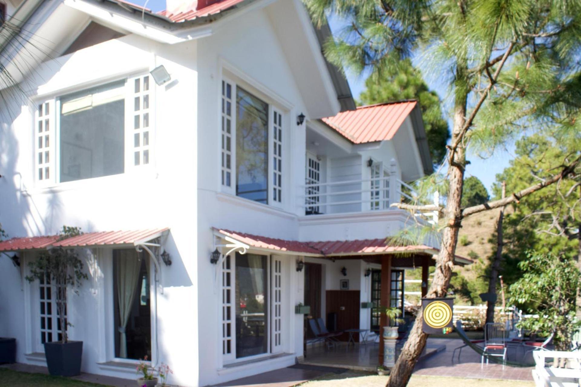 Stayvista At Bellevue With Outdoor Jacuzzi Kasauli Exterior photo