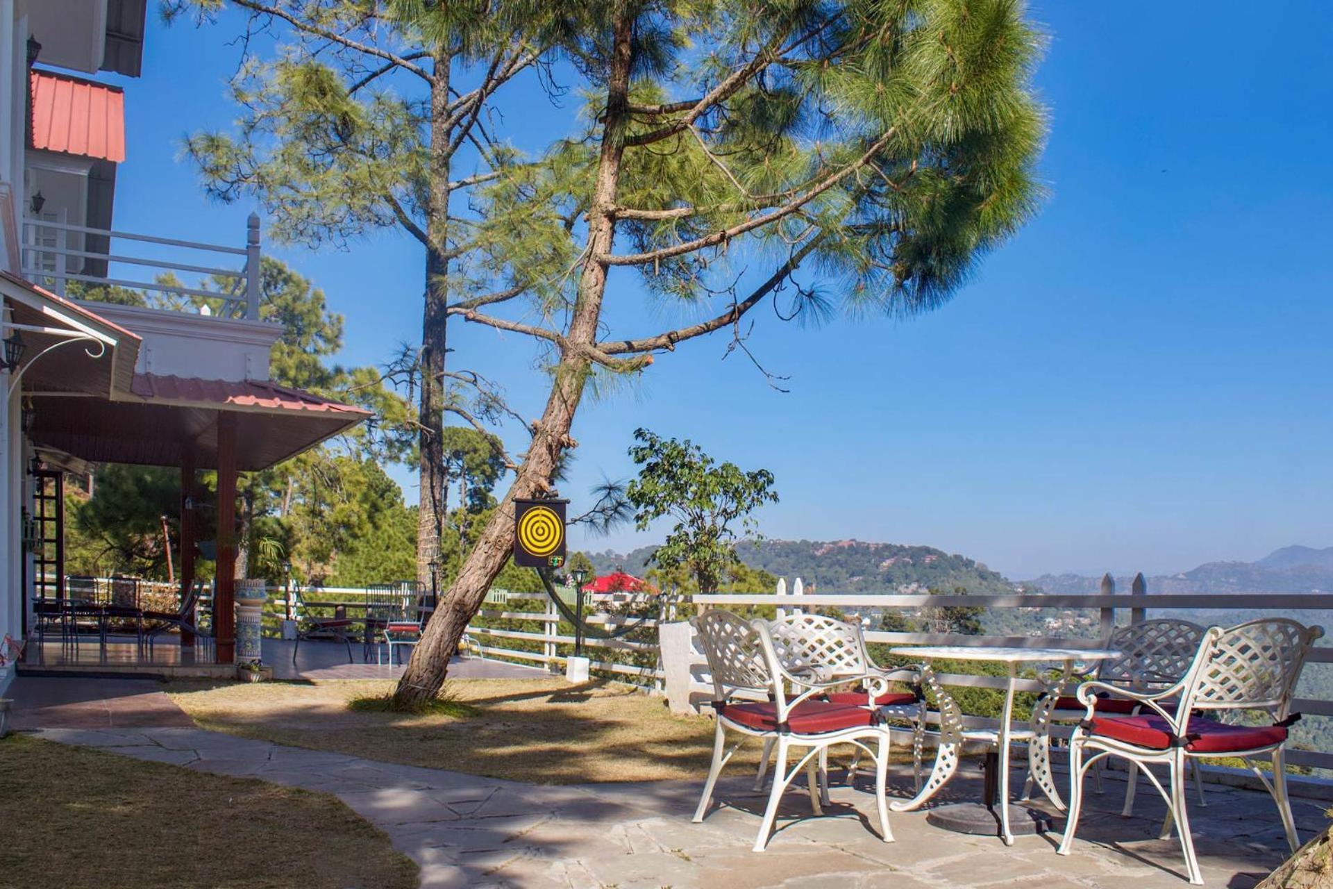 Stayvista At Bellevue With Outdoor Jacuzzi Kasauli Exterior photo