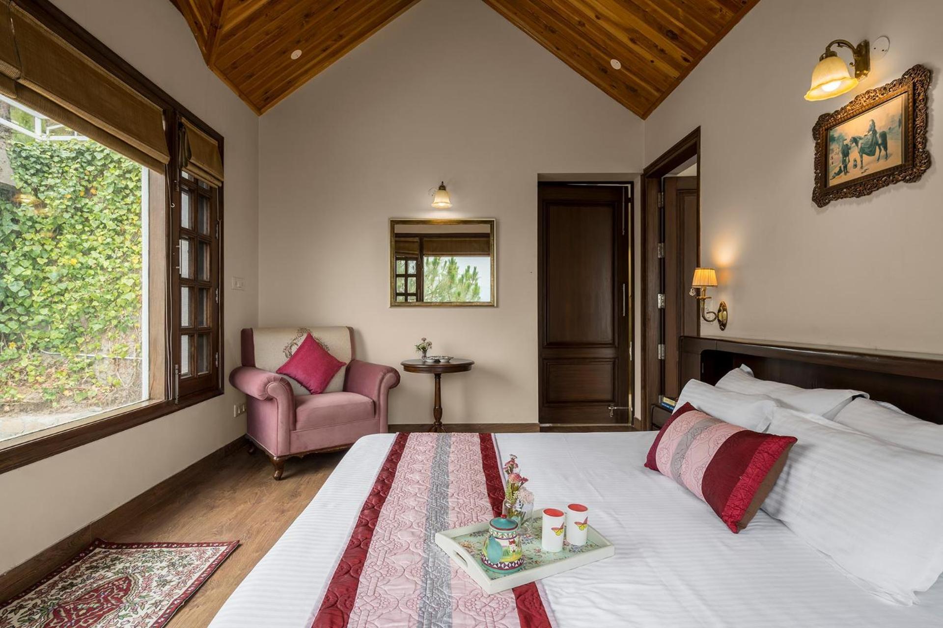 Stayvista At Bellevue With Outdoor Jacuzzi Kasauli Exterior photo