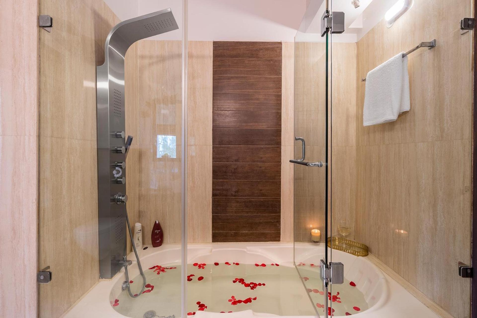 Stayvista At Bellevue With Outdoor Jacuzzi Kasauli Exterior photo