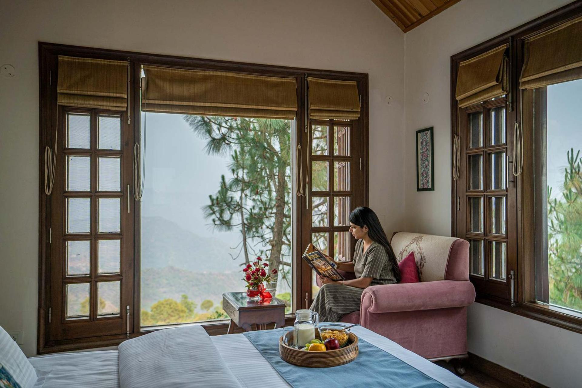 Stayvista At Bellevue With Outdoor Jacuzzi Kasauli Exterior photo