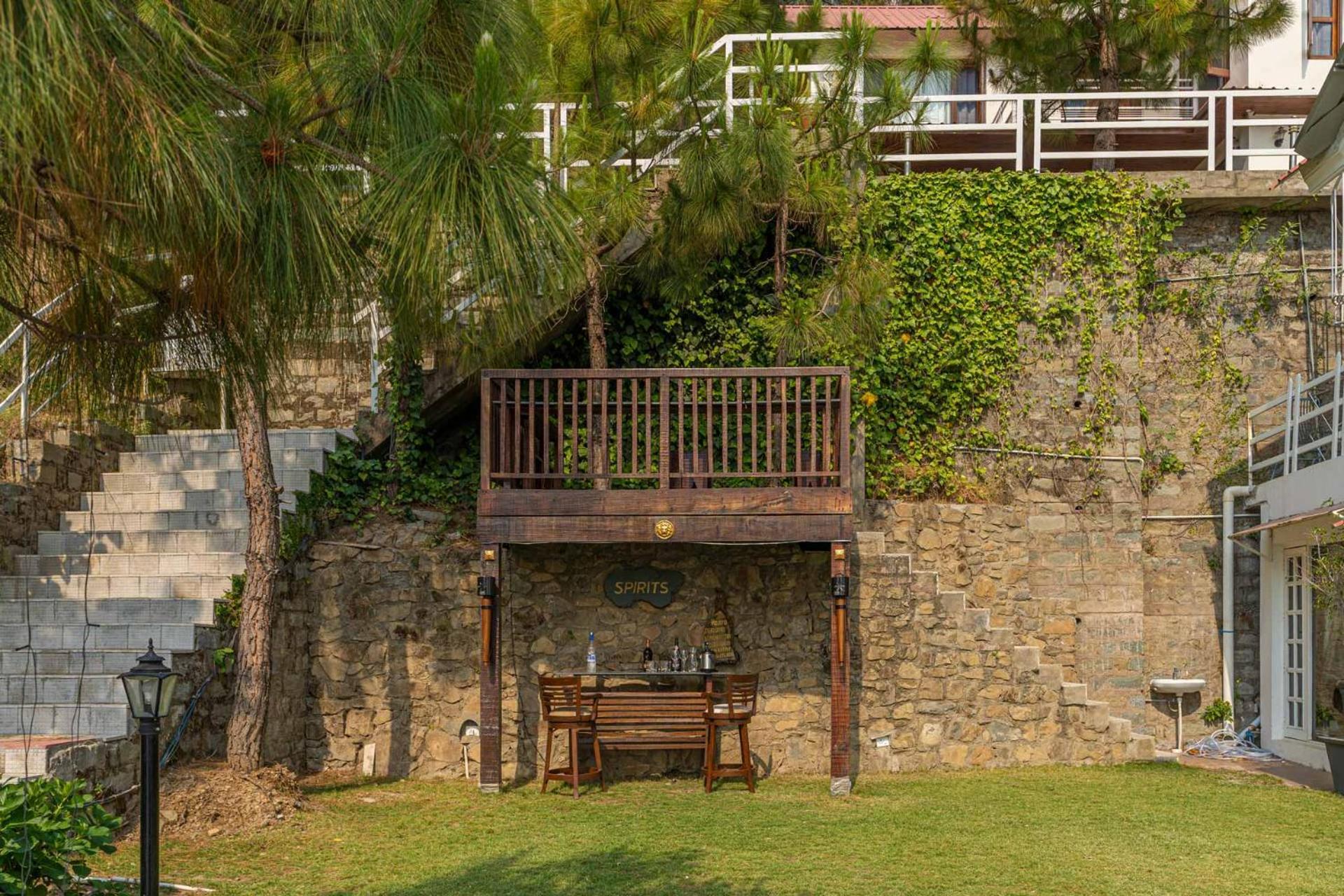 Stayvista At Bellevue With Outdoor Jacuzzi Kasauli Exterior photo